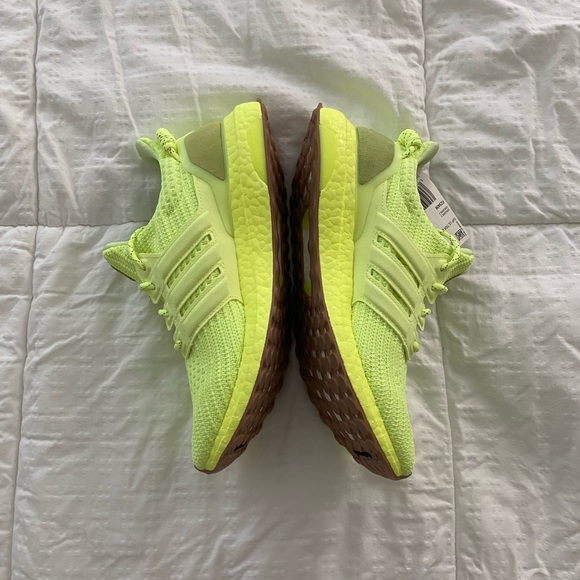 NWT Adidas IVP Ultra Boost - Picture 4 of 4